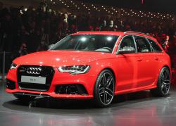 Audi RS6 Avant 2013 red color