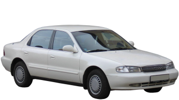 KIA Clarus / Sedan / 4 doors / 1996-2001 / Front-right view