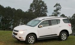 Chevrolet Trailblazer white color